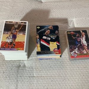 92-93 Upper Deck lot not complete